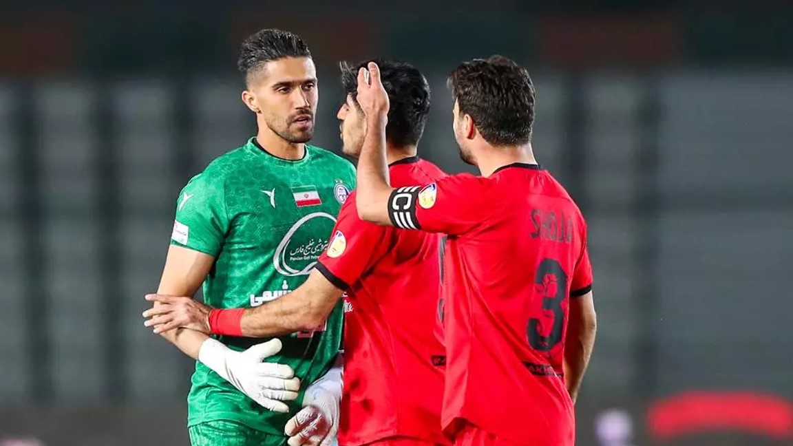 سیدحسین حسینی دروازه بان سابق استقلال تهران و گلر دوم تیم ملی ایران - شجاع خلیل زاده مدافع میانی تراکتور و تیم ملی ایران - لیگ برتر ایران