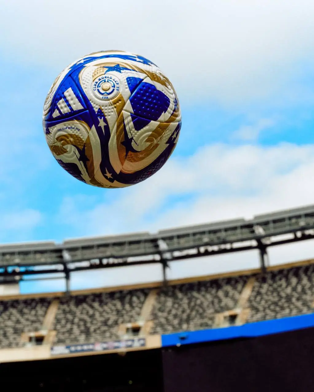 توپ نیمه نهایی و فینال جام باشگاه‌های جهان رونمایی شد