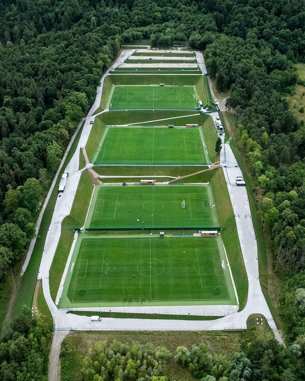 img_20250710_040607_155 تصویری فوقالعاده زیبا از یک زمین فوتبال در شهر ماریبور اسلوونی