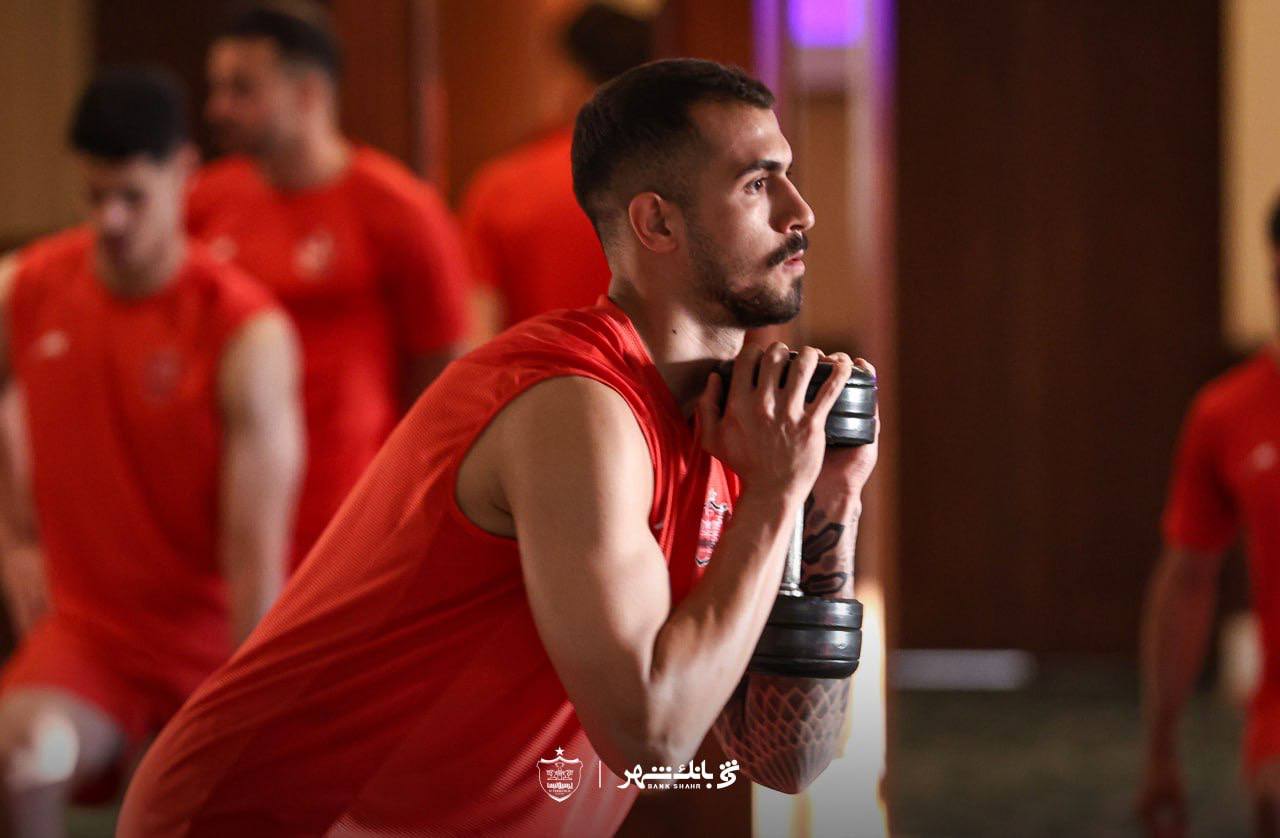 img_20250712_210315_159 امیررضا رفیعی در تمرینات بدنسازی پرسپولیس در ترکیه