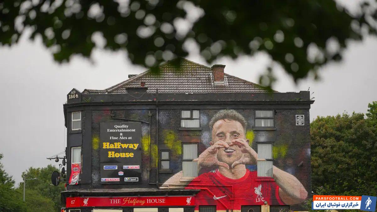 نقاشی دیواری ژوتا مرحوم بر دیوار بیرونی یکی از رستوران‌های معروف شهر لیورپول