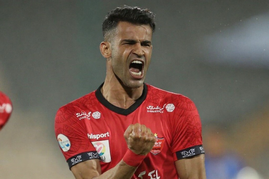 عیسی آل کثیر مهاجم پرسپولیس و شادی گل جنجالی مقابل استقلال تهران - لیگ برتر ایران