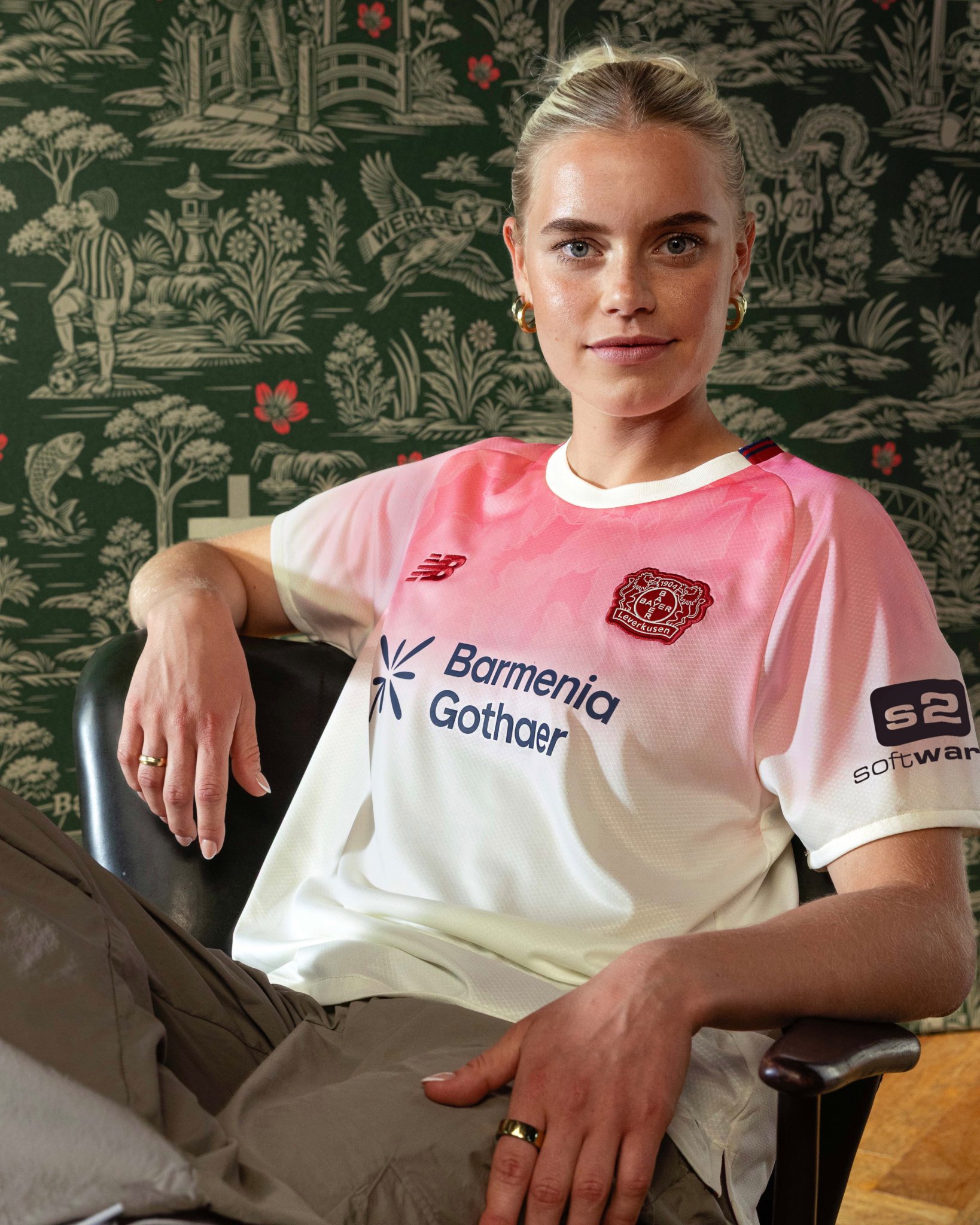 پیراهن دوم بایرلورکوزن ۲۶-۲۰۲۵