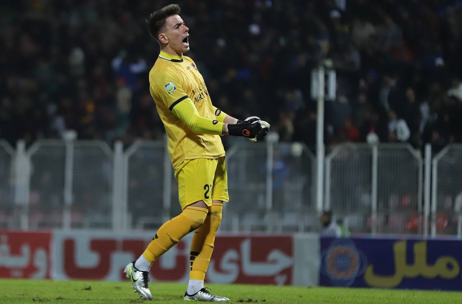 لوان پولی دروازه بان نساجی مازندران - بازی نساجی و تراکتور -  ورزشگاه وطنی قائمشهر - لیگ برتر ایران