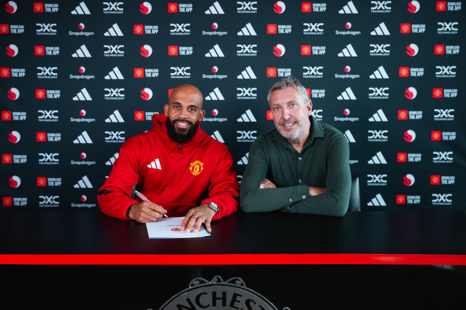 جیسون ویلکاکس و برایان امبومو