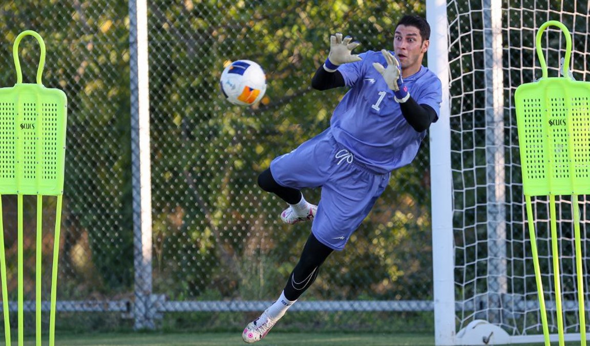 محمدرضا اخباری دروازه بان سپاهان و بازیکن سابق گل گهر و تراکتور - لیگ برتر ایران