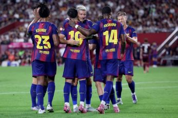 اهدای پیراهن بارسلونا به کیزو هیساموتو شهردار کوبه