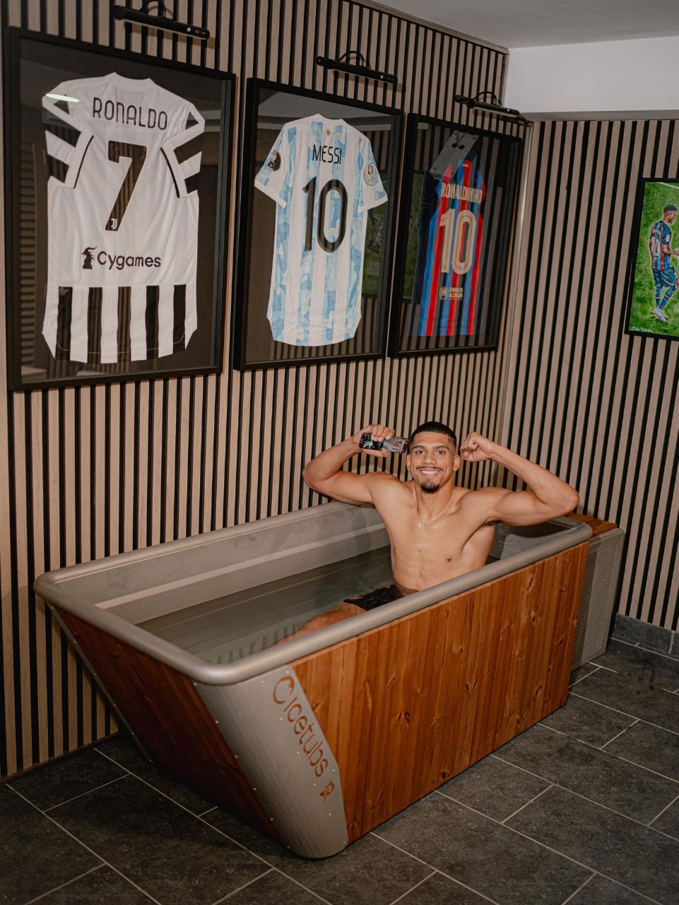 photo_2025-07-20_19-09-57 رونالد آرائوخو - مدافع اروگوئهای بارسلونا - لالیگای اسپانیا