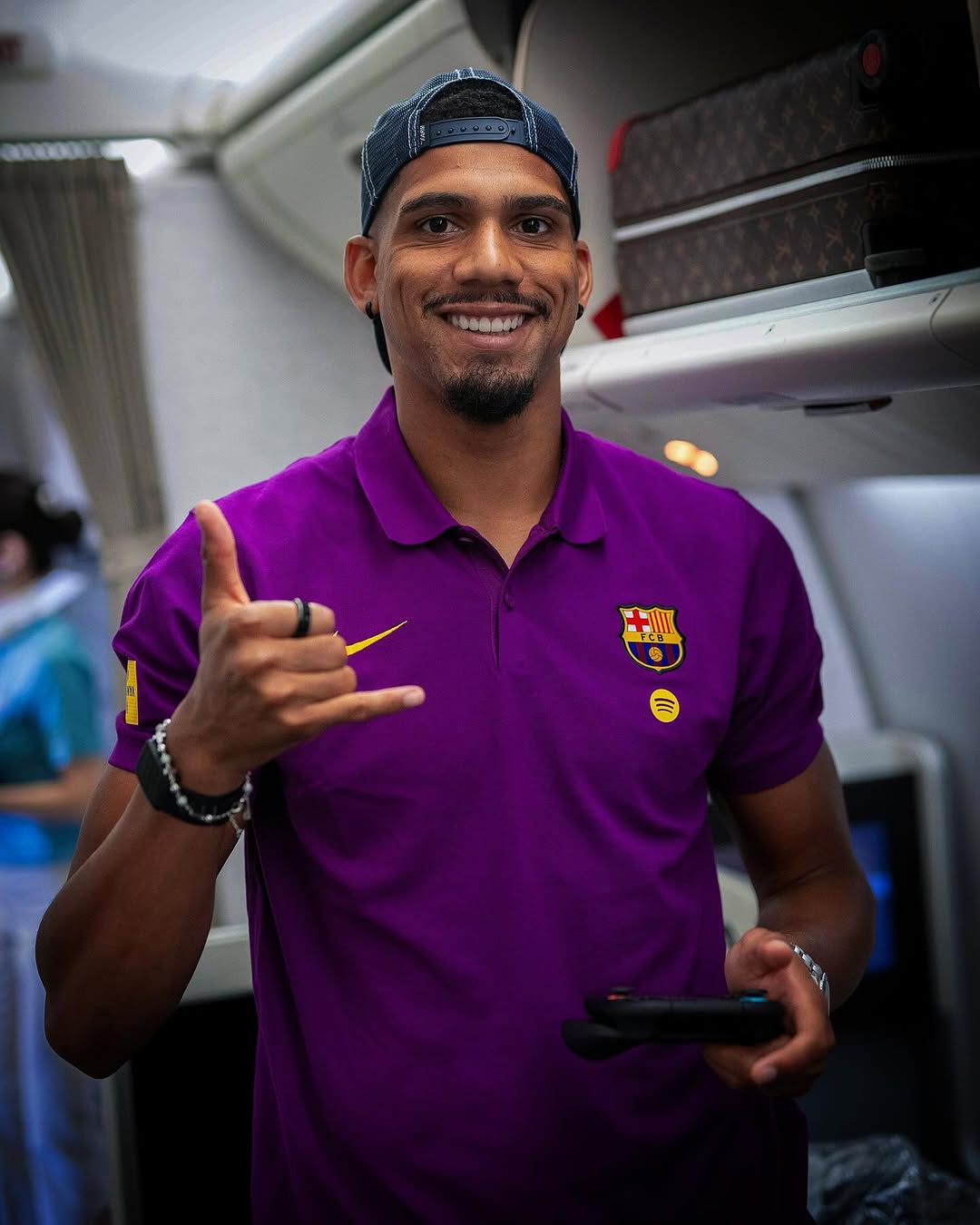 photo_2025-07-26_01-32-08 رونالد آرائوخو