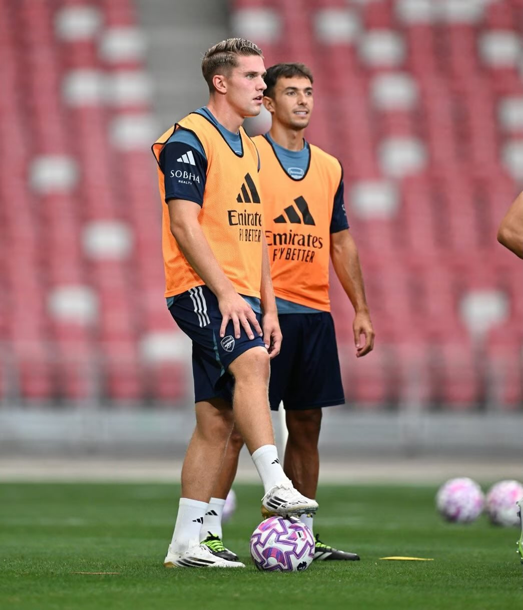 photo_2025-07-29_15-19-54 ویکتور گیوکرش در تمرین آرسنال