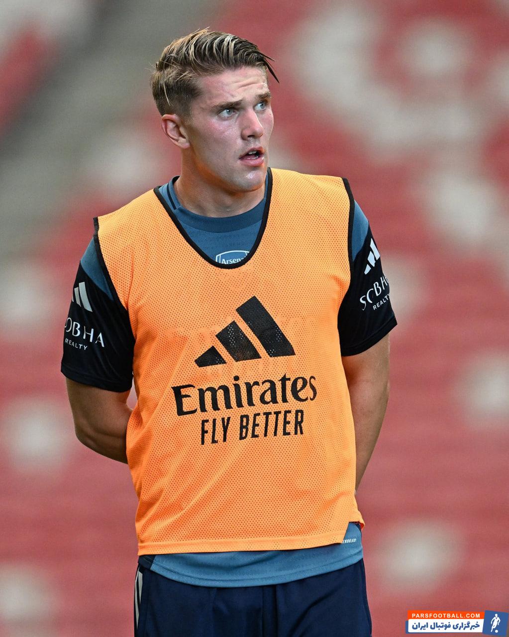 تصاویری از حضور ویکتور گیوکرش در تمرین تیم آرسنال 