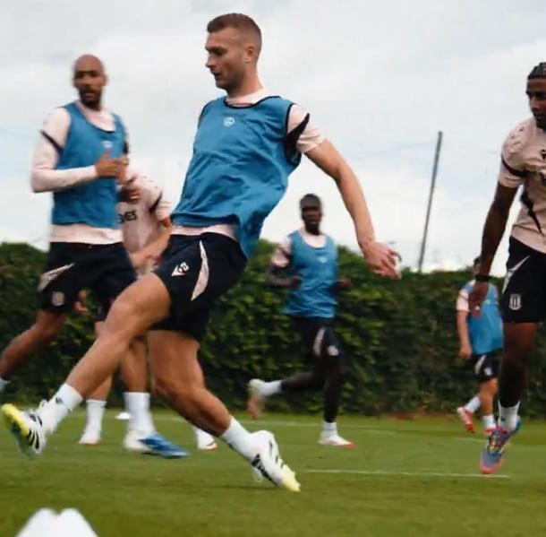 استوین انزونزی در استوک سیتی