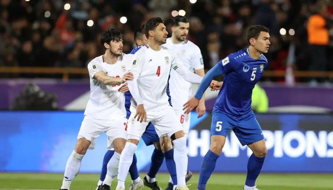 رستم آشورماتوف بازیکن تیم ملی ازبکستان - شجاع خلیل زاده مدافع تراکتور و تیم ملی ایران - سردار آزمون مهاجم تیم ملی ایران و الشباب الاهلی - لیگ برتر ایران