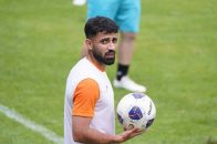 صادق محرمی خرید جدید تراکتور : سفر ادامه خواهد داشت؛ اینبار در رنگهای متفاوت