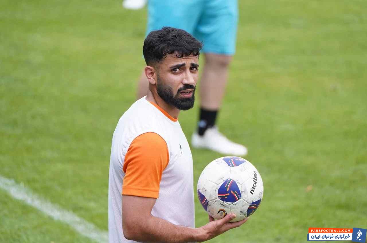 صادق محرمی خرید جدید تراکتور : سفر ادامه خواهد داشت؛ اینبار در رنگهای متفاوت