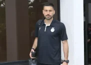 ایمان سلیمی ستاره استقلال در مراسم عزاداری حضور پیدا کرد