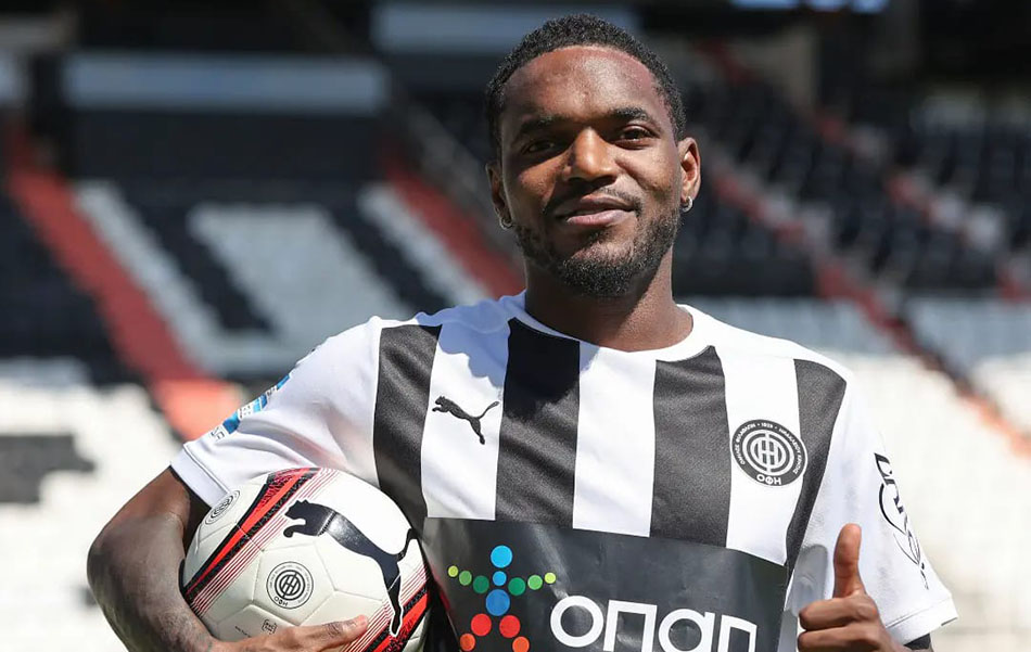 thievy_bifouma عکس از تیوی بیفوما زمانی که در کرت یونان بود