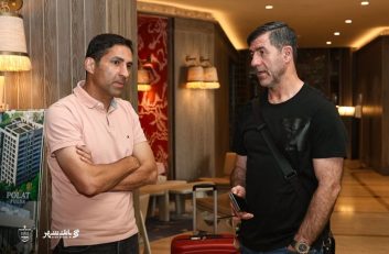 خوش بش گرم وحید هاشمیان با بازیکنان پرسپولیس در هتل محل اقامتشان در ترکیه