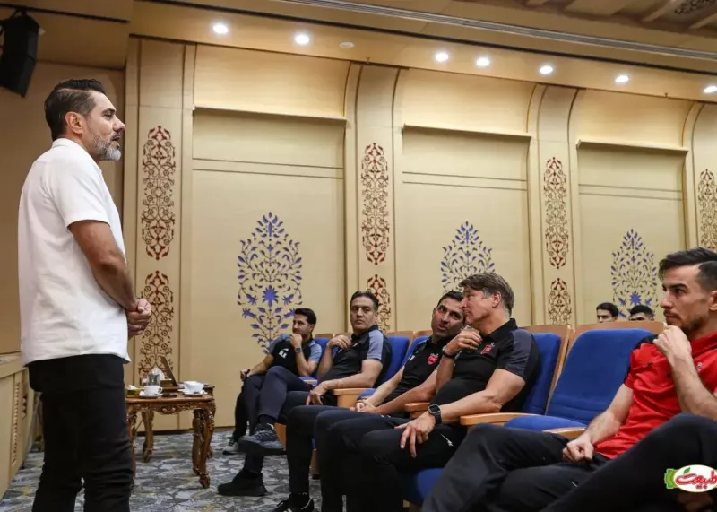 مراسم معارفه میشائیل اوینینگ به بازیکنان پرسپولیس دیروز توسط افشین پیروانی