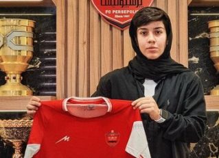 آتنا توفیق گلر تیم‌ ملی جوانان بانوان با قراردادی سه ساله به پرسپولیس پیوست