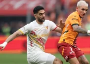 استوری خسرو حیدری مربی استقلال در کنار علی کریمی