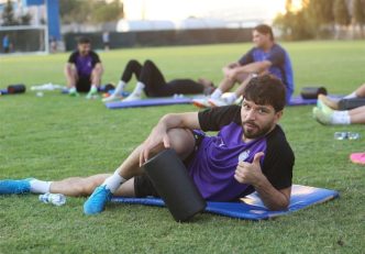 جلال‌ الدین ماشاریپوف ستاره استقلال به دلیل مصدومیت چند ماه از میادین دور خواهد بود