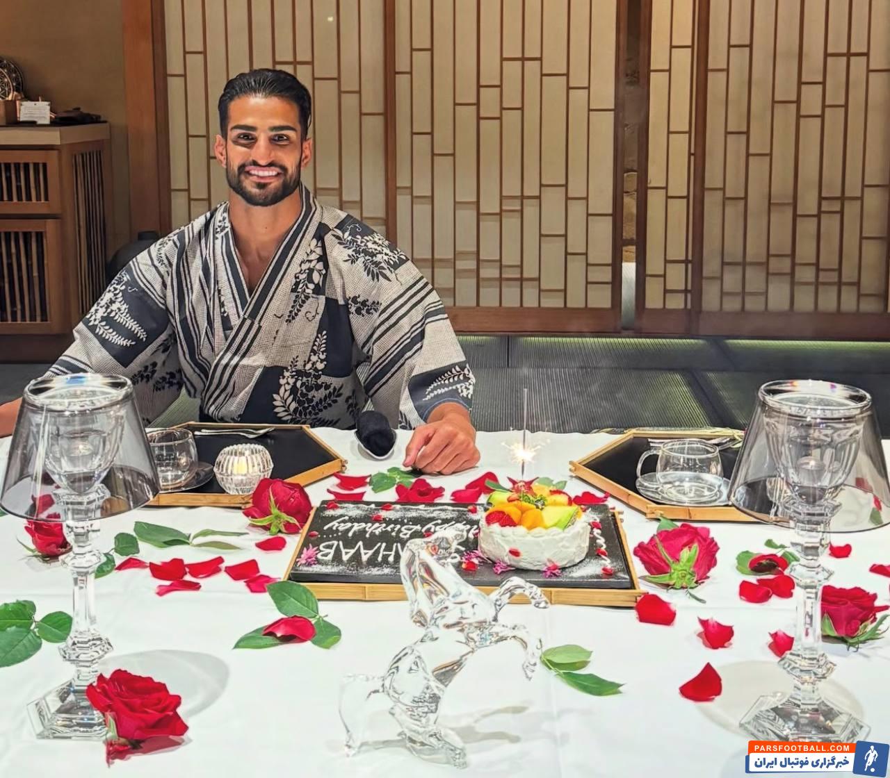 شهاب زاهدی مهاجم پیشین پرسپولیس تصویری از خود با پیراهن ژاپنی منتشر کرد