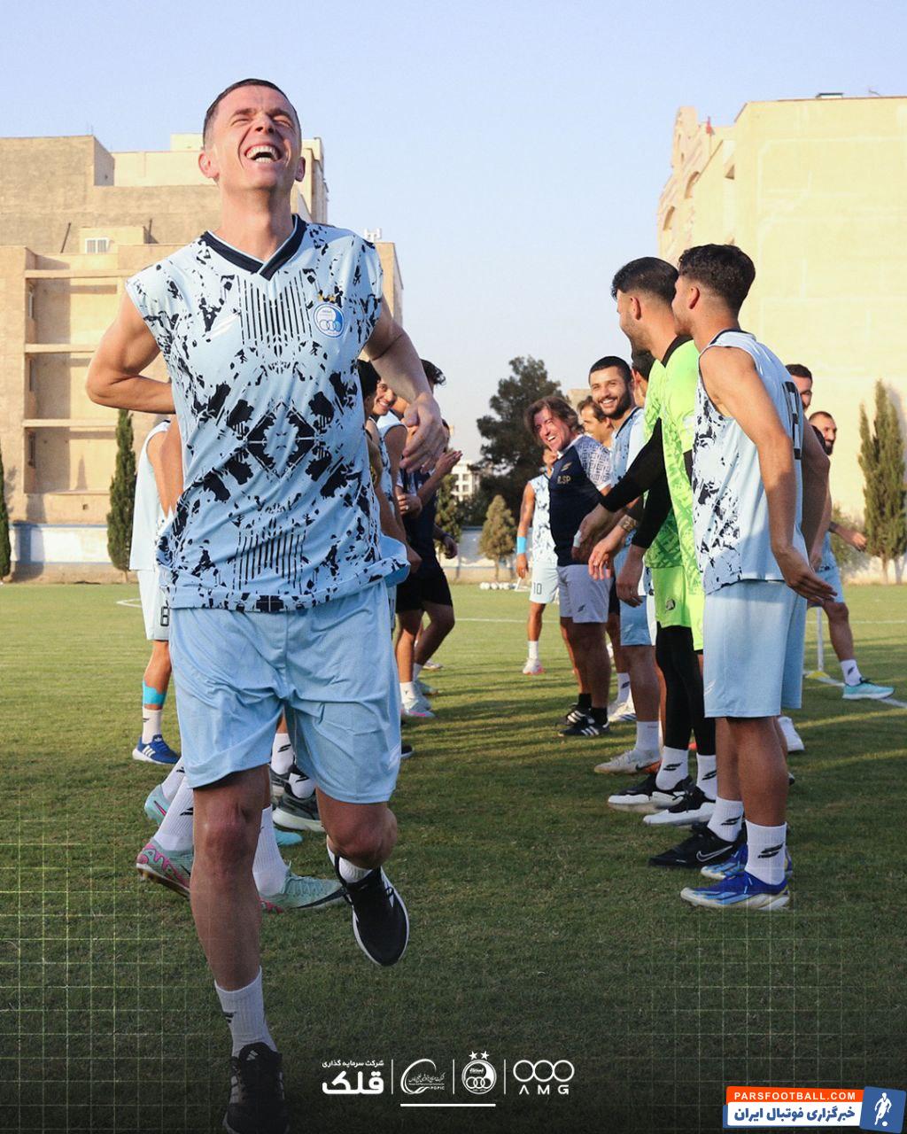 تصاویر یاسر آسانی و موسی جنپو در تونل وحشت تیم فوتبال استقلال