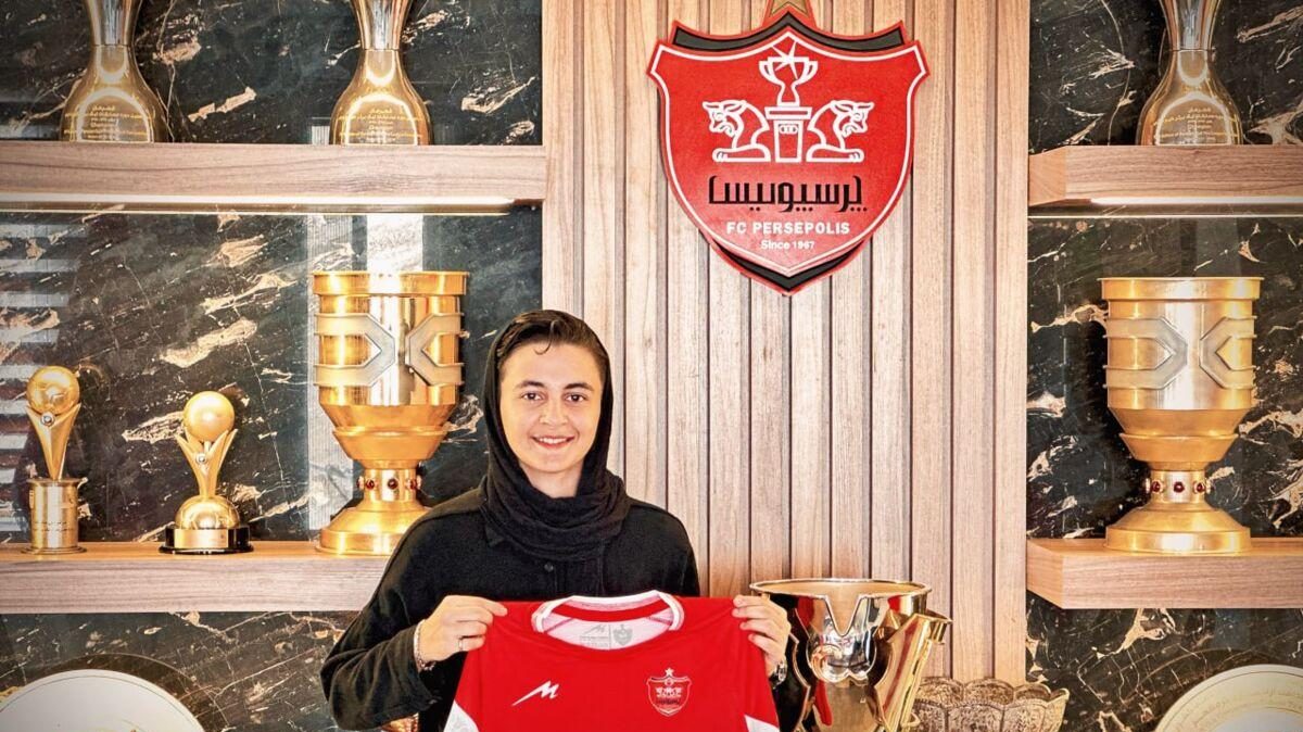 ملیکا باقری‌نسب به تیم فوتبال بانوان پرسپولیس پیوست