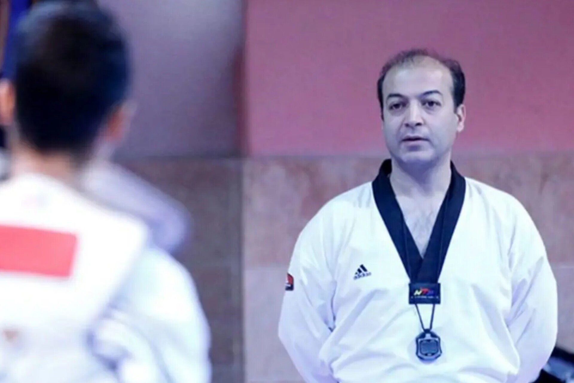 عسکری: ساعی حکم پدر خانواده تکواندو را دارد، نباید موضعگیری میکرد/ قهرمانان ما رفتار هیجانی دارند عسکری: ساعی حکم پدر خانواده تکواندو را دارد، نباید موضعگیری میکرد/ قهرمانان ما رفتار هیجانی دارند