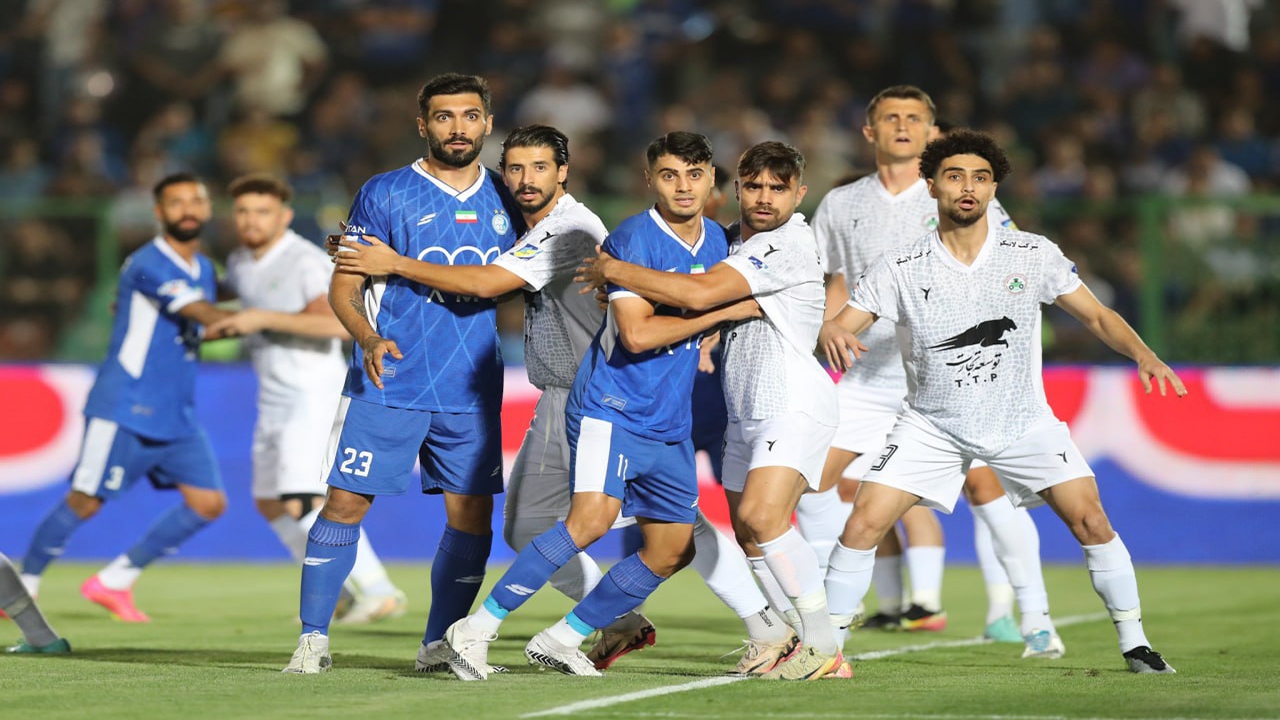 بازی تیم فوتبال استقلال مقابل ذوب آهن اصفهان