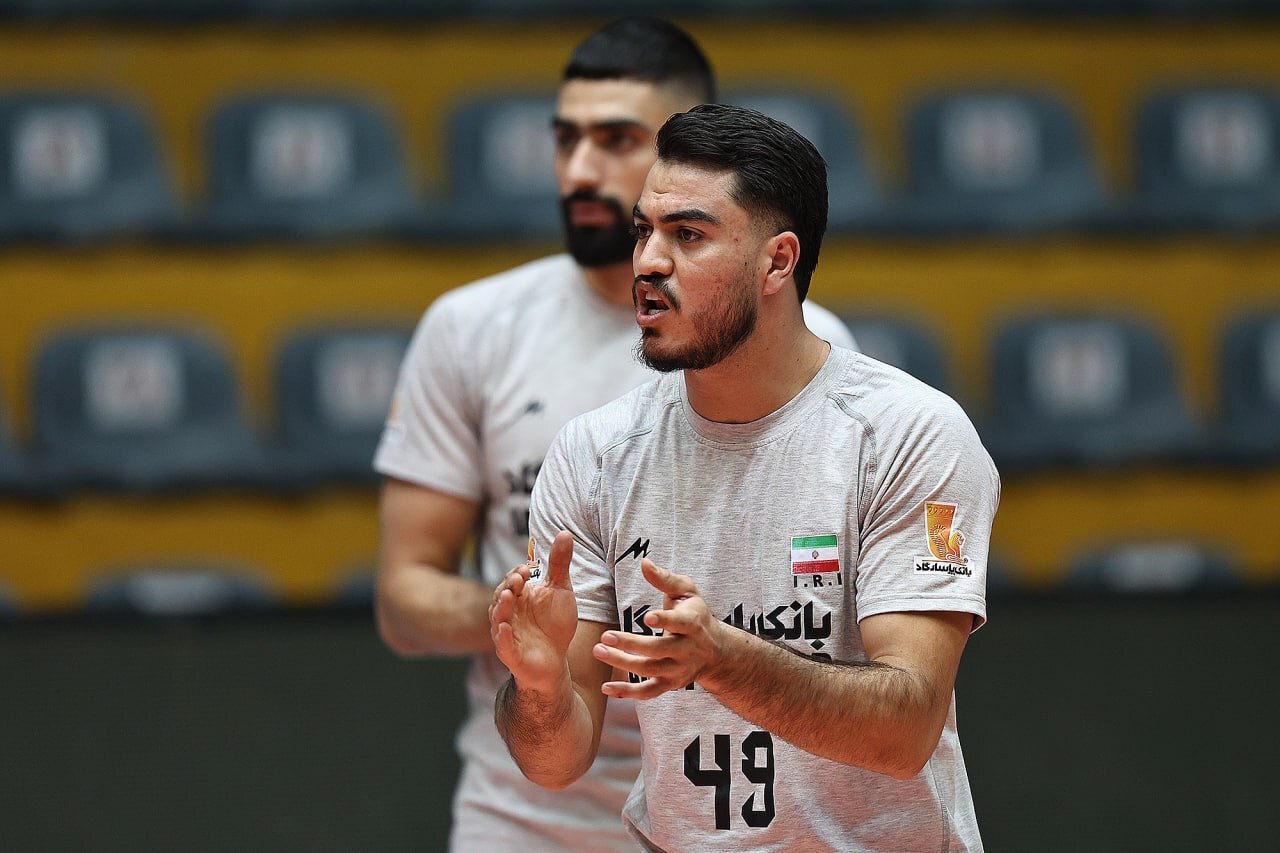 سناریوی فدراسیون والیبال با فیلم دامادی تقوی و انتقاد شریفی/ بازیخوانی وزیر با کمک داورزنی و تصمیم بچهگانه! سناریوی فدراسیون والیبال با فیلم دامادی تقوی و انتقاد شریفی/ بازیخوانی وزیر با کمک داورزنی و تصمیم بچهگانه!