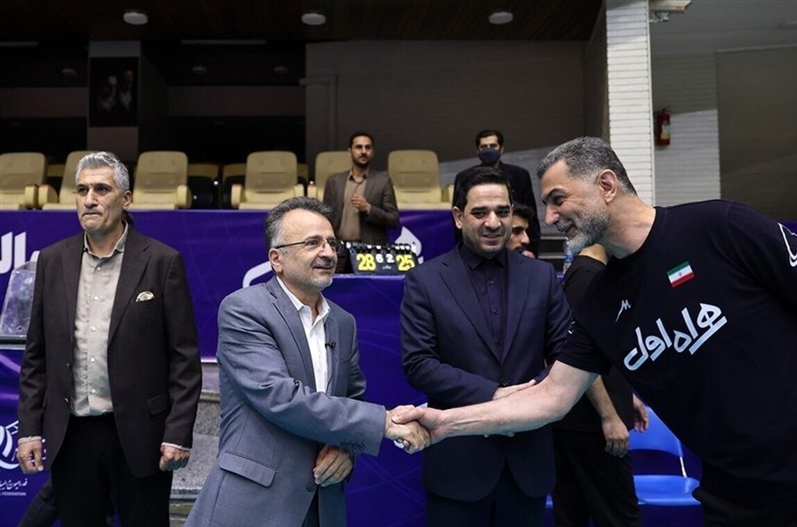 سناریوی فدراسیون والیبال با فیلم دامادی تقوی و انتقاد شریفی/ بازیخوانی وزیر با کمک داورزنی و تصمیم بچهگانه! سناریوی فدراسیون والیبال با فیلم دامادی تقوی و انتقاد شریفی/ بازیخوانی وزیر با کمک داورزنی و تصمیم بچهگانه!