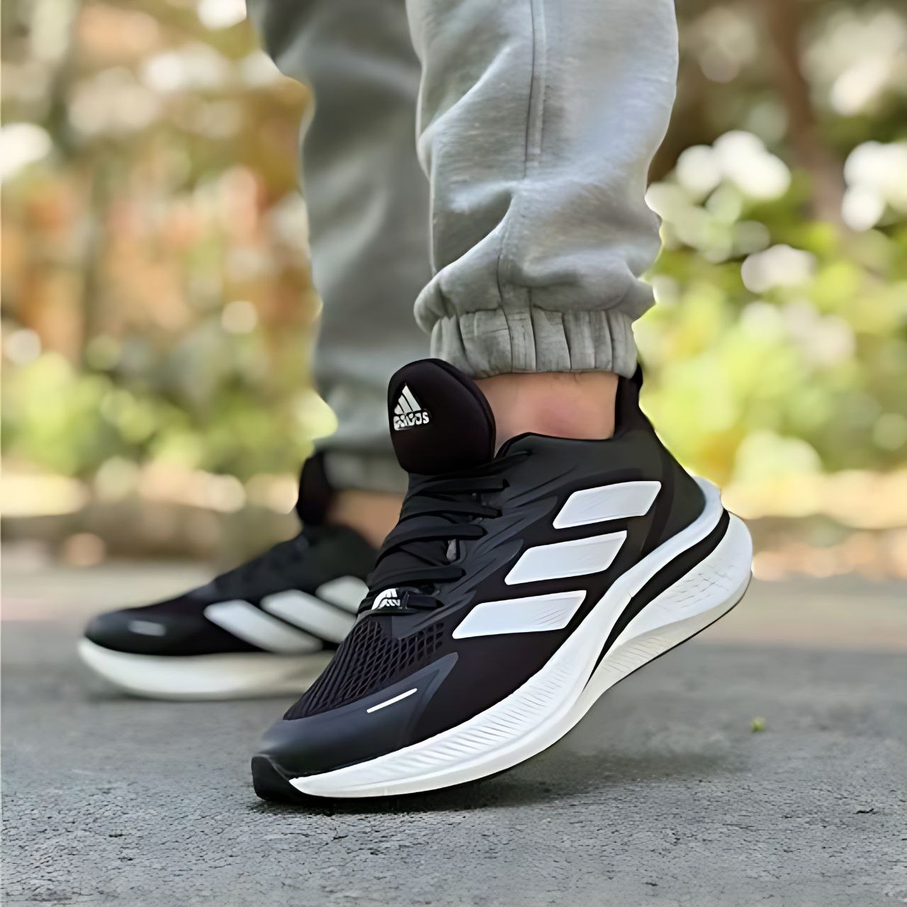 آدیداس یا نایک