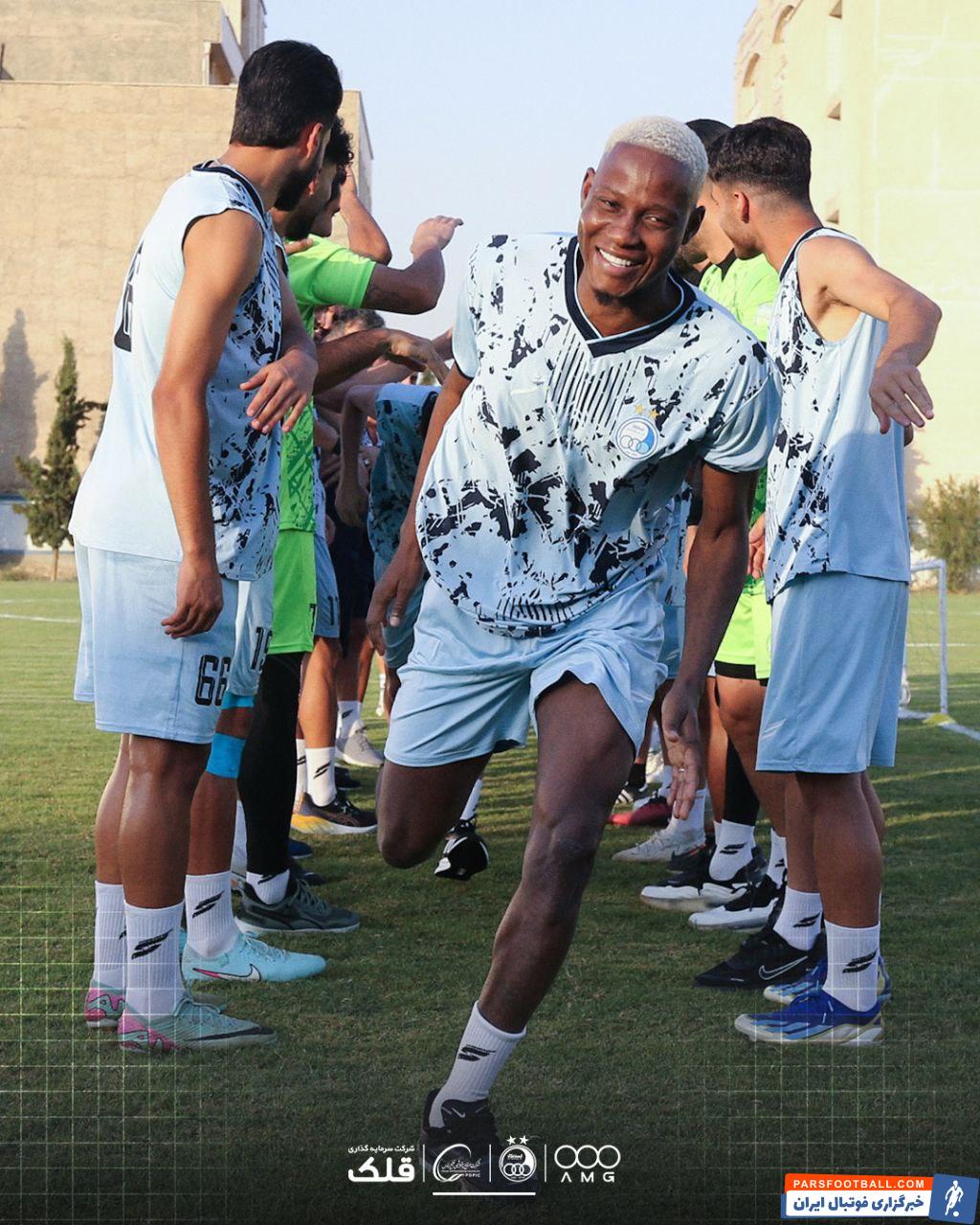 تصاویر یاسر آسانی و موسی جنپو در تونل وحشت تیم فوتبال استقلال