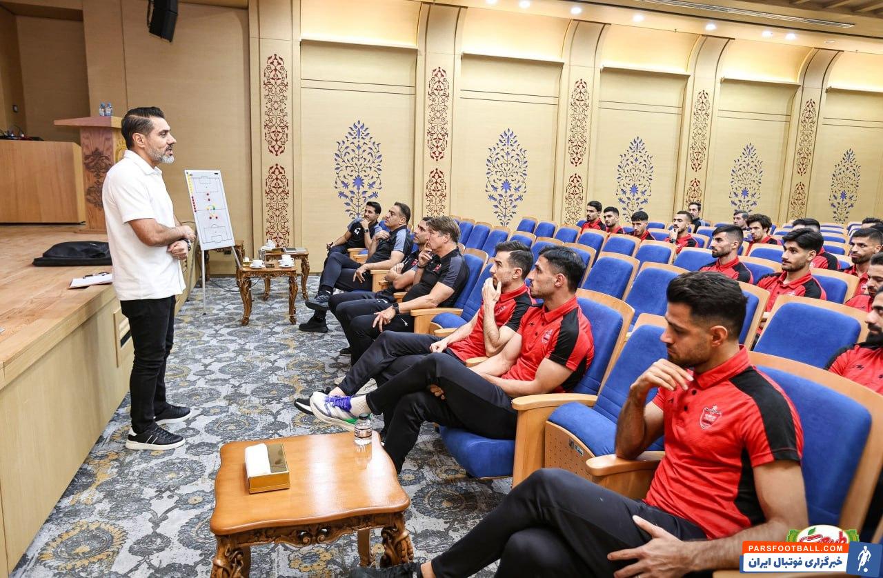 مراسم معارفه میشائیل اوینینگ به بازیکنان پرسپولیس دیروز توسط افشین پیروانی