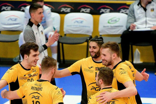 3644213 چرا پیاتزا میلاد عبادی پور را به تیم ملی دعوت نکرد؟