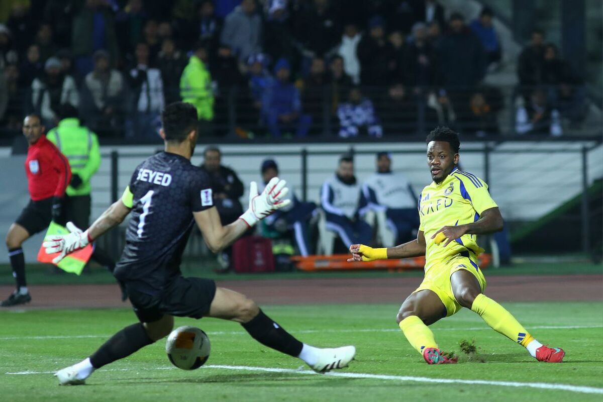 نمره قبولی کارشناسان و کلید قلب هواداران برای سنگربان استقلال/ جانشین حسینی، ساپینتو را امیدوار کرد