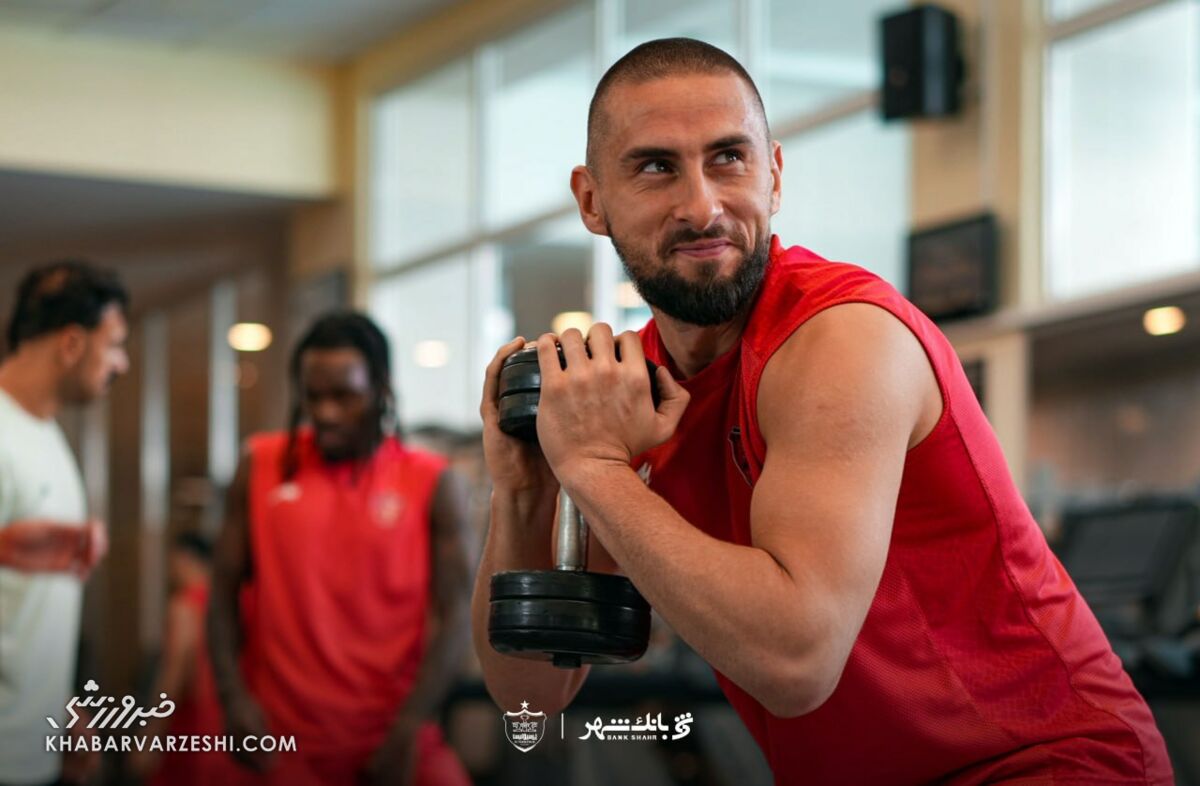 آقایان بدون معطلی گندوز را به استقلال بیاورید/ این پرسپولیسی امتحان پس داده و به درد بازی با تراکتور می‌خورد!