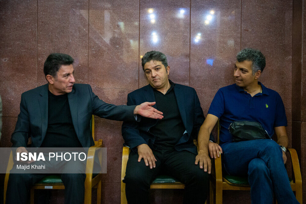 عکس| برخورد جالب فردوسی‌پور و قلعه‌نویی در مسجد