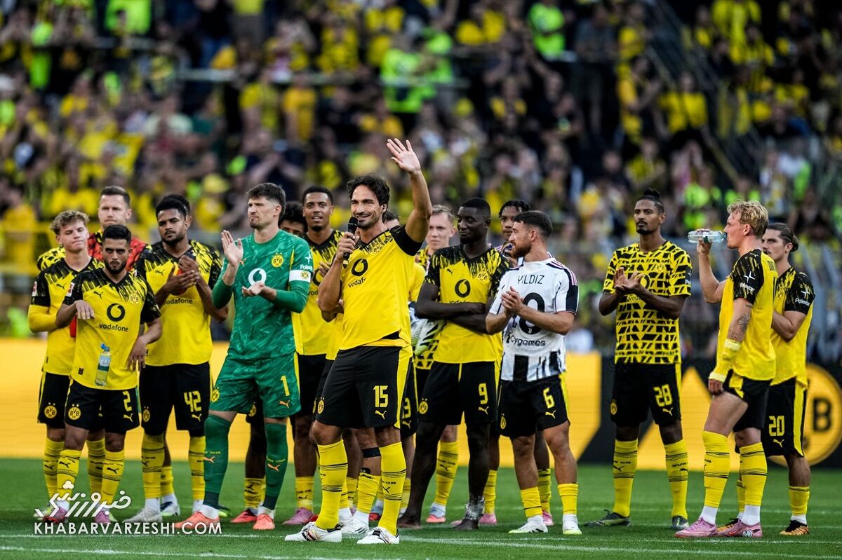 وداعی باشکوه در زیگنال ایدونا پارک؛ هوملس کفش‌ها را آویخت +تصاویر