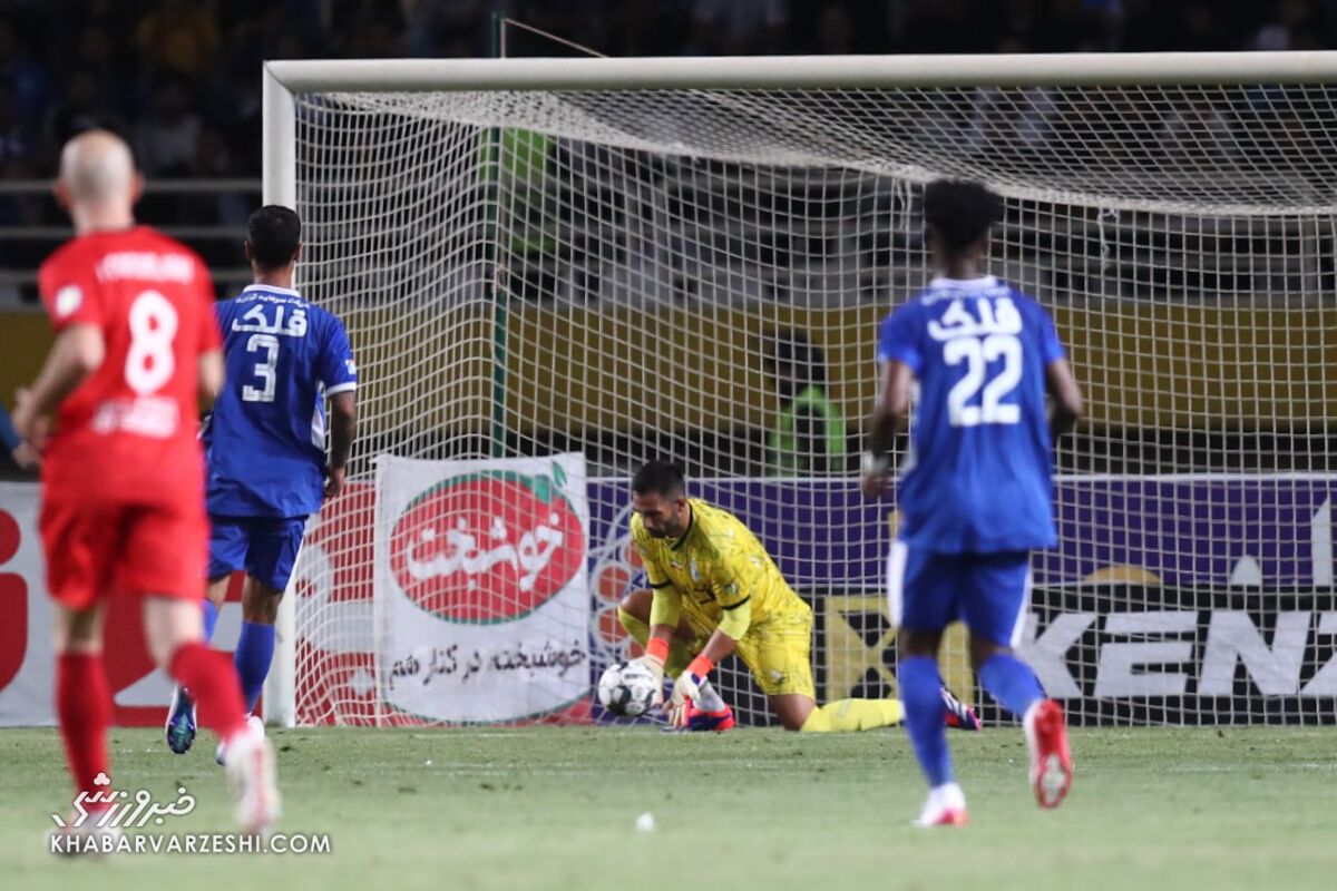 نمره قبولی کارشناسان و کلید قلب هواداران برای سنگربان استقلال/ جانشین حسینی، ساپینتو را امیدوار کرد