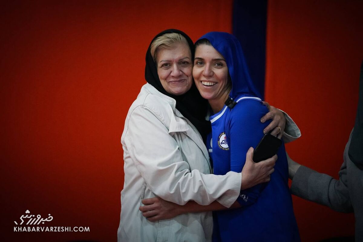 400110 فرزانه جمامی: دلم میخواهد من و ساپینتو استقلال را قهرمان کنیم/ دختر ناصر حجازی معلمم بود/ از دیدن منصور پورحیدری ذوق میکردم