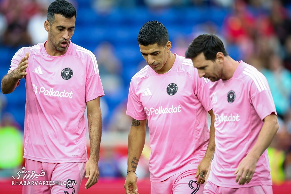 400723 لوئیس سوارس، لیونل مسی و سرخیو بوسکتس