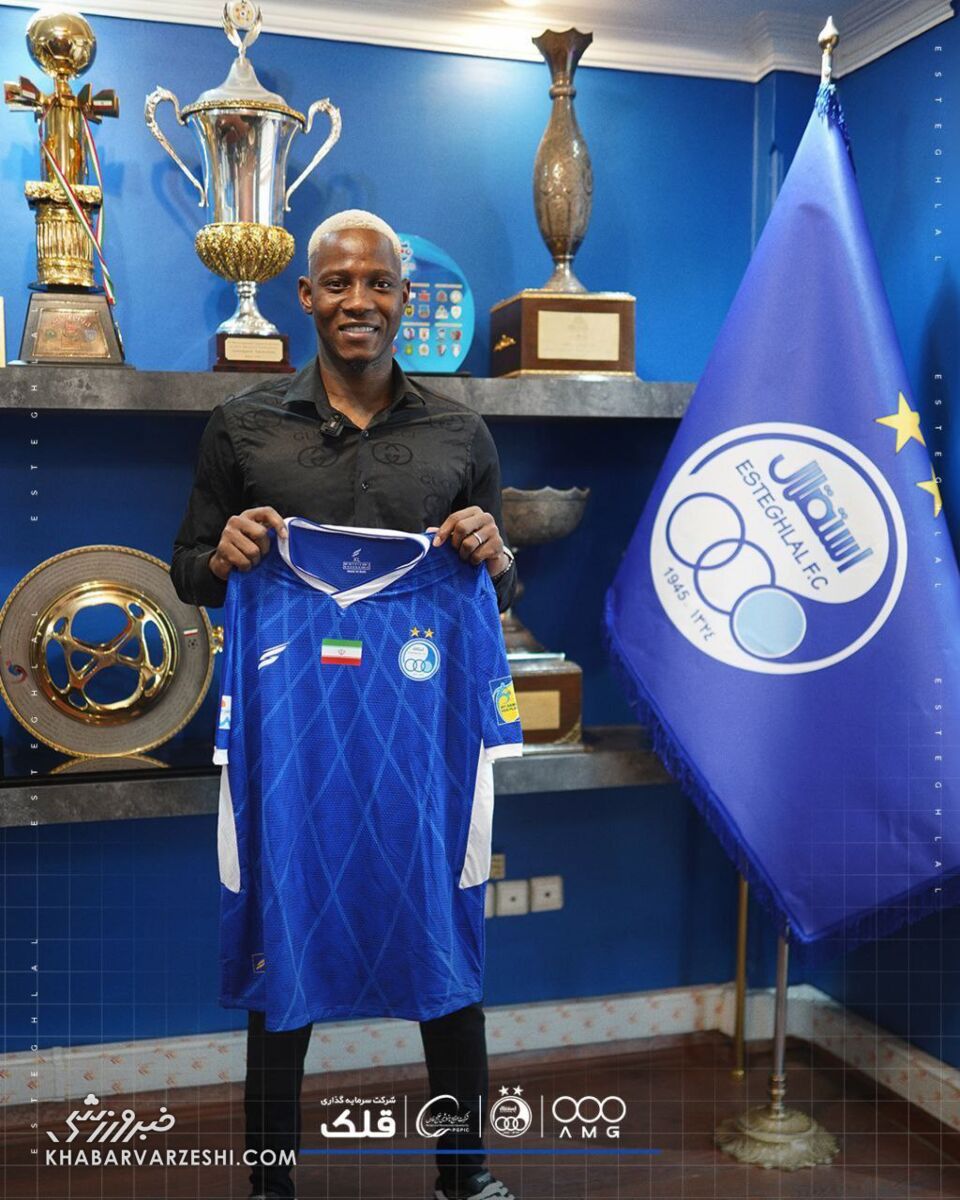 موسی جنپو و یاسر آسانی رسماً استقلالی شدند/ ثبت اولین عکس با پیراهن آبی +عکس