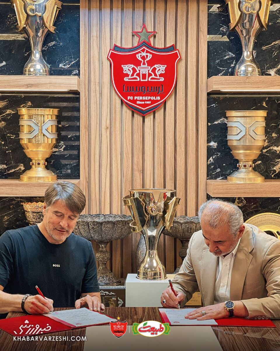 میشائیل اونینگ رسماً به پرسپولیس پیوست/ درویش امضا گرفت؛ ثبت عکس یادگاری با پیراهن پرسپولیس +عکس