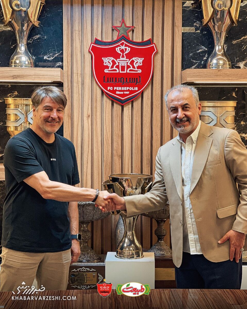 میشائیل اونینگ رسماً به پرسپولیس پیوست/ درویش امضا گرفت؛ ثبت عکس یادگاری با پیراهن پرسپولیس +عکس