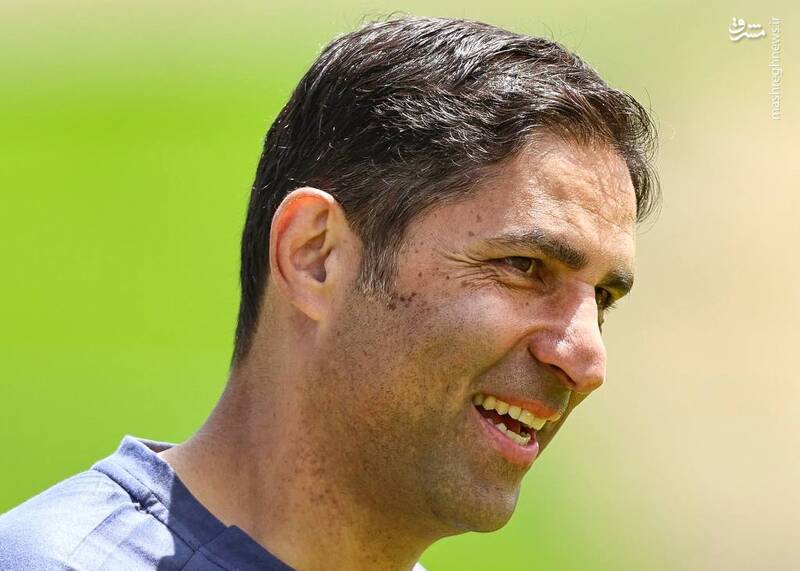 عکس زیرخاکی هاشمیان و نویدکیا پشت سر جواد نکونام