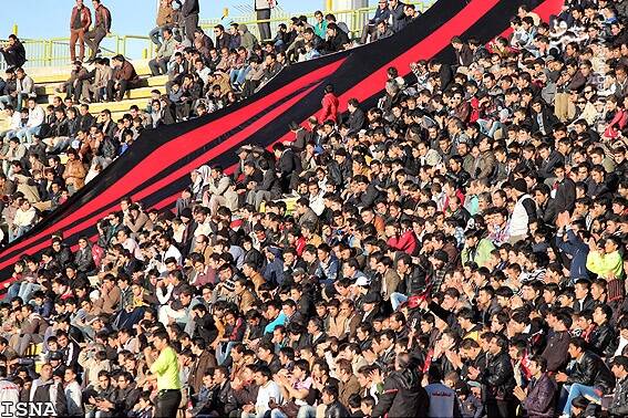 حق استقلال در بحث میزبانی تیم تراکتور ضایع شد/ مشهدی‌ها را چرا محروم کردید!