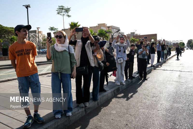 4489167 مسابقه دو خیابانی